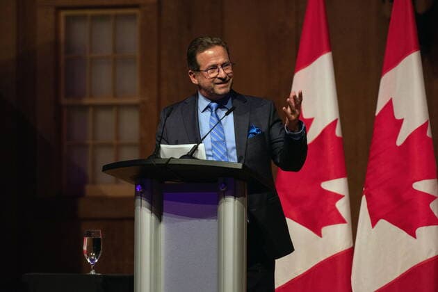 October 22, 2022, Gatineau, PQ, Canada: Bloc Quebecois Leader Yves-Francois Blanchet speaks at the Parliamentary Press Gallery Dinner at the Museum of History in Gatineau, Que., on Saturday, Oct. 22, 2022. Gatineau Canada  - ZUMAc35_ 20221022_zaf_c35_068 Copyright: xSpencerxColbyx