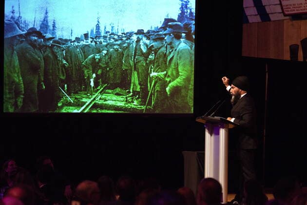 October 22, 2022, Gatineau, PQ, Canada: NDP Leader Jagmeet Singh speaks at the Parliamentary Press Gallery Dinner at the Museum of History in Gatineau, Que., on Saturday, Oct. 22, 2022. Gatineau Canada  - ZUMAc35_ 20221022_zaf_c35_071 Copyright: xSpencerxColbyx