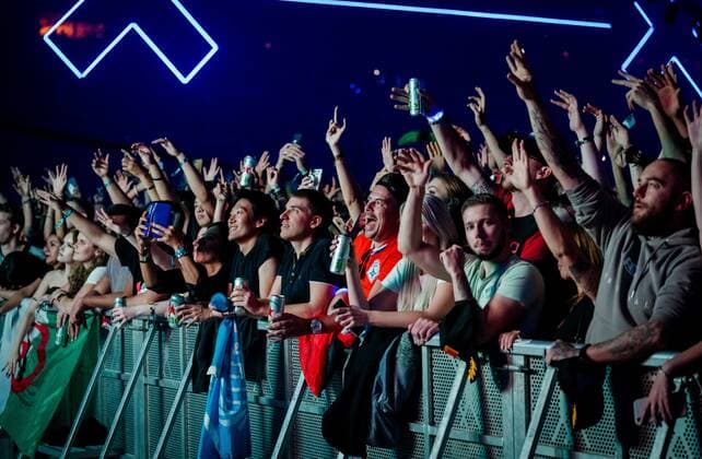 2022-10-23 02:09:50 AMSTERDAM - Visitors during Amsterdam Music Festival, which takes place in the Johan Cruijff ArenA during ADE. ANP MARCO DE SWART netherlands out - belgium out