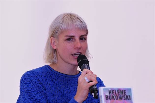 Messe Frankfurt. Frankfurter Buchmesse 2022, Helene Bukowski - Buchtitel Die Kriegerin *** Frankfurt Fair Frankfurt Book Fair 2022, Helene Bukowski book title The Warrior Woman