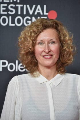 Regisseurin Nana Neul kommt zur Verleihung des Manfred Stelzer Preis an Töchter der Regisseurin Nana Neul beim 32. Film Festival Cologne (vormals: Cologne Conference) 2022 , ein internationales Filmfestival