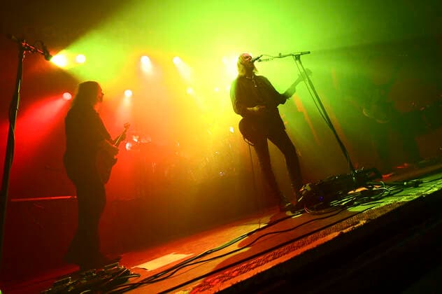 Marshall Gill und Justin Sullivan von New Model Army live bei einem Konzert der 40th Anniversary -Tour im Capitol. Hannover, 23.10.2022