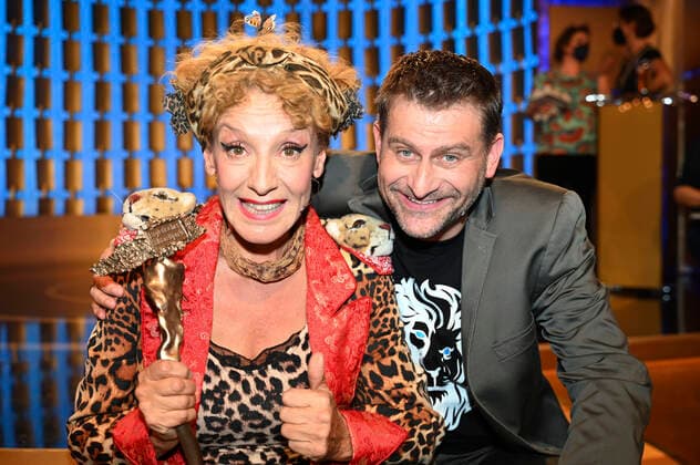 Sissi Perlinger und Michael Altinger bei der Verleihung vom Bayerischer Kabarettpreis 2022 im Lustspielhaus. München, 24.10.2022