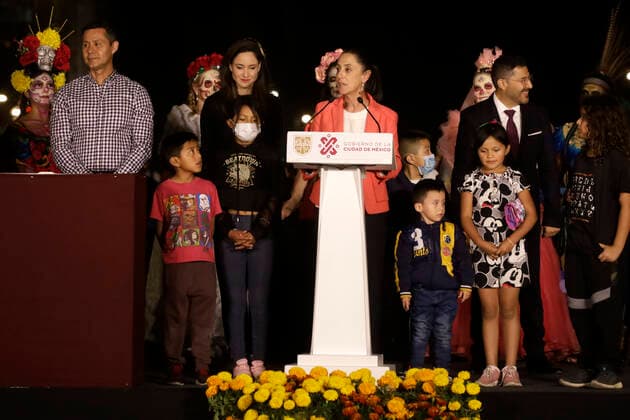 October 24, 2022, Mexico City, Mexico: The head of government of Mexico City, Claudia Sheinbaum Pardo, turned on the lights highlighting La Catrina, created by Joso Guadalupe Posada, in the Zocalo of Mexico City, as part of the Day of the Dead. on October 24, 2022 in Mexico City, Mexico. Mexico City Mexico - ZUMAe321 20221024_zia_e321_043 Copyright: xLuisxBarronx