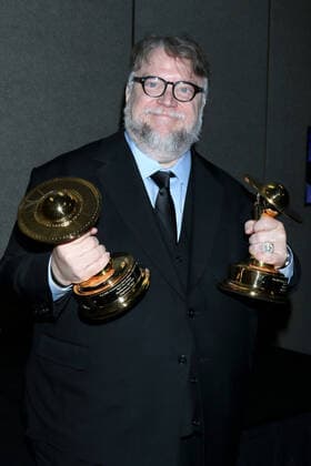 Bilder des Jahres 2022, Entertainment 10 Oktober Entertainment Themen der Woche KW43 LOS ANGELES - OCT 25: Guillermo Del Toro at the 50th Saturn Awards - Press Room at Marriott Convention Center on October 25, 2022 in Burbank, CA  Copyright: xHutchinsxPhotox xipa-agency.netx x 2022xKathyxHutchinsx xHutchinsx