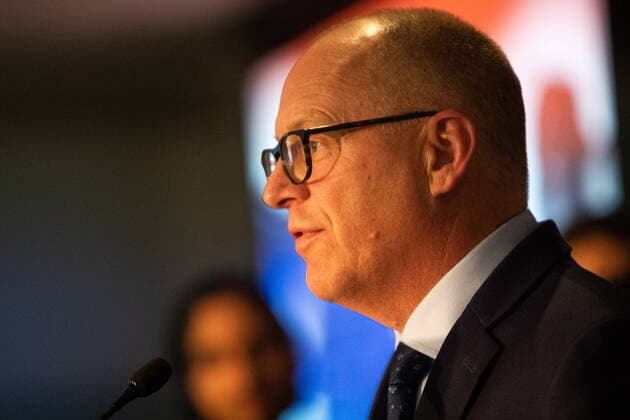 October 26, 2022, Winnipeg, MB, Canada: Scott Gillingham delivers his victory speech after being declared the next mayor of Winnipeg, on Wednesday, October 26, 2022. Winnipeg Canada  - ZUMAc35_ 20221026_zaf_c35_160 Copyright: xDanielxCrumpx