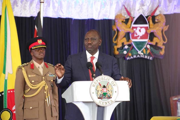News Themen der Woche KW43 News Bilder des Tages October 27, 2022, Nairobi, Kenya: President William Ruto speaks after presiding over the swearing in of new cabinet secretaries at State House in Nairobi. Nairobi Kenya - ZUMAs197 20221027_zaa_s197_056 Copyright: xJohnxOchiengx