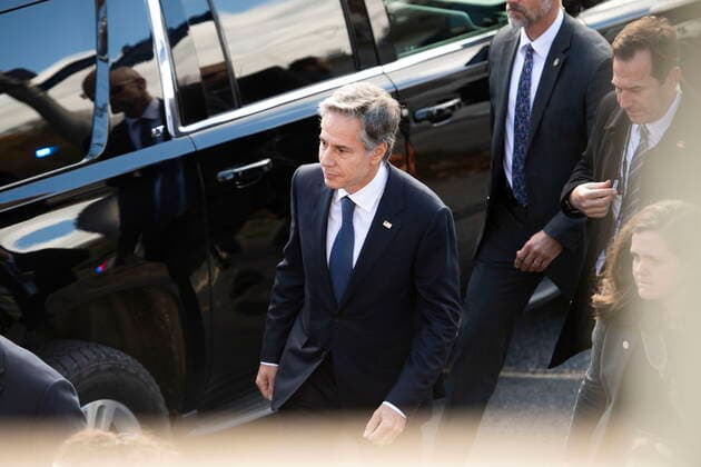 October 27, 2022, Ottawa, ON, CAN: U.S. Secretary of State Antony Blinken returns to his motorcade vehicle after meeting with Deputy Prime Minister and Minister of Finance Chrystia Freeland and Minister of Foreign Affairs Mo lanie Joly, not shown, and participating in a tour at Cafe Ukraine in Ottawa, on Thursday, Oct. 27, 2022. Ottawa CAN  - ZUMAc35_ 20221027_zaf_c35_020 Copyright: xJustinxTangx