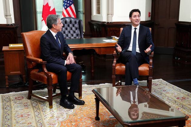 October 27, 2022, Ottawa, ON, CANADA: US Secretary of State Antony Blinken and Prime Minister Justin Trudeau take part in a bilateral meeting, in Ottawa, Thursday, Oct. 27, 2022. Ottawa CANADA  - ZUMAc35_ 20221027_zaf_c35_085 Copyright: xSeanxKilpatrickx