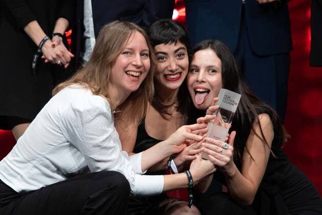 von links Produzentin Eva BLONDIAU, Schauspielerin Mariam KHUNLADZE und Schauspielerin Taki MUMLADZE, bekommen den Filmpreis NRW fuer ihren Film A ROOM OF MY OWN, Film Festival Cologne awards in Koeln, 27.10.2022.