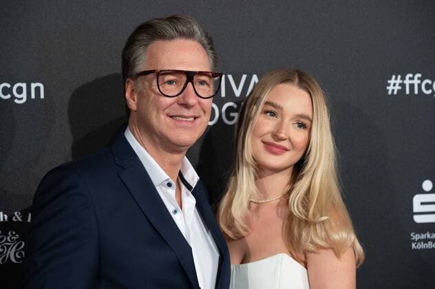 Martin ARMKNECHT, Schauspieler, mit Tochter Stella, Roter Teppich, Red Carpet Show, Ankunft, arrival, Film Festival Cologne awards in Koeln, 27.10.2022.