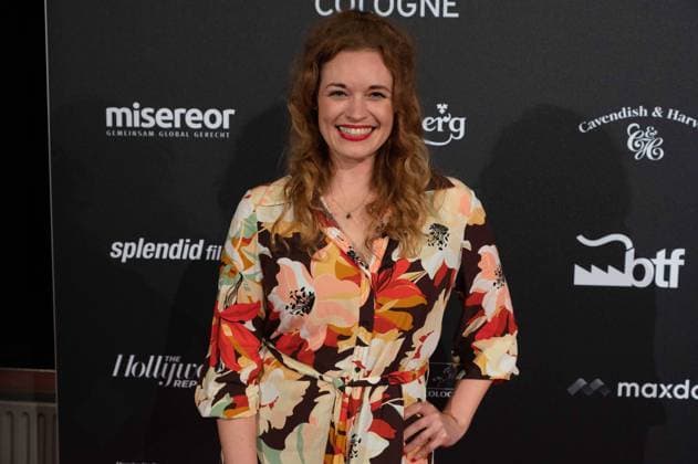 Madeleine KRAKOR, Schauspielerin, Roter Teppich, Red Carpet Show, Ankunft, arrival, Film Festival Cologne awards in Koeln, 27.10.2022.