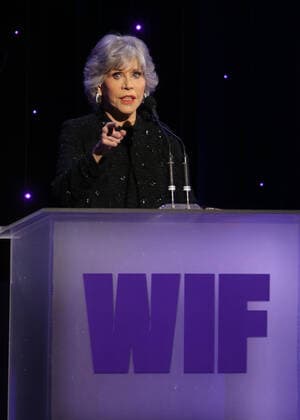 Bilder des Jahres 2022, Entertainment 10 Oktober Entertainment Themen der Woche KW43 Entertainment Bilder des Tages BEVERLY HILLS, CA - OCTOBER 27: Jane Fonda speaks at WIF Honors: Forging Forward Sponsored by Max Mara, ShivHans Pictures, Lexus and STARZ at The Beverly Hilton on October 27, 2022 in Beverly Hills, California. Copyright: xFayexSadoux