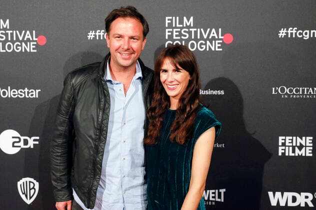 Anna Schütz mit Begleitung bei der Verleihung der Film Festival Cologne Awards auf dem 32. Film Festival Cologne 2022 im E-Werk. Köln, 27.10.2022
