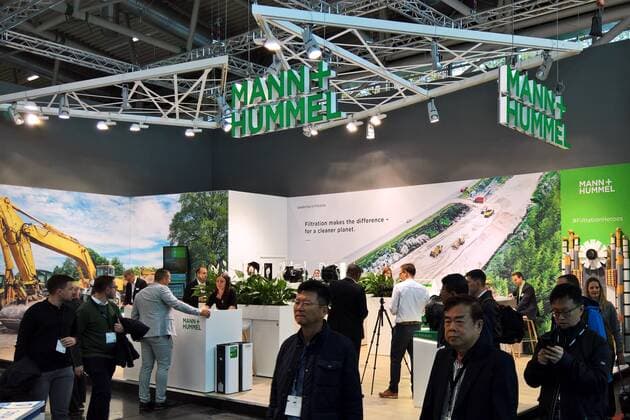 Die bauma ist die Weltleitmesse fuer Baumaschinen, Baustoffmaschinen, Bergbaumaschinen, Baufahrzeuge und Baugeraete. Sie ist weltweit die bedeutendste Fachmesse und die flaechenmaessig groesste Messe der Welt. Sie findet alle drei Jahre auf dem Gelaende der Messe Muenchen statt. Foto: Messestand der Mann und Hummel Gruppe *** The bauma is the worlds leading trade fair for construction machinery, building material machines, mining machines, construction vehicles and construction equipment It is the worlds most important trade fair and the largest trade fair in the world in terms of area It takes place every three years on the grounds of the Munich Trade Fair Photo Exhibition Stand of the Mann und Hummel Group