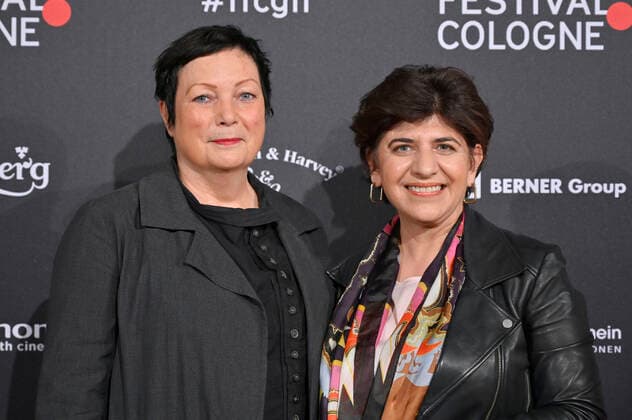 Martina Richter und Berivan Aymaz bei der Verleihung der Film Festival Cologne Awards auf dem 32. Film Festival Cologne 2022 im E-Werk. Köln, 27.10.2022