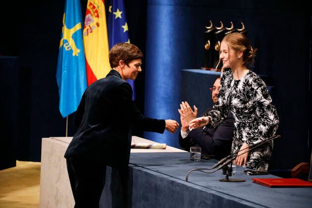 28-10-2022 Campoamor Princess Leonor and British professional yachtwoman Ellen Macarthur attend the 2022 Princess of Asturias award ceremony at the Campoamor theatre in Oviedo. No Spain Â  Copyright: xPPEx