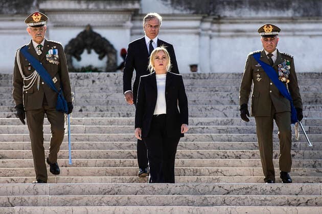 News Themen der Woche KW43 October 29, 2022, Roma, Italia: Italian Prime Minister Giorgia Meloni places a laurel wreath at the chapel of the Unknown Soldier at the Altare della Patria, on the 101st anniversary of the departure for Rome from Aquileia of the train that contained his remains, in Rome, Italy, 29 October 2022. ANSA ANGELO CARCONI Roma Italia - ZUMAa110 20221029_zaf_a110_001 Copyright: xAngeloxCarconix
