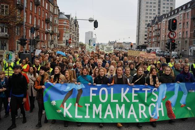 To raise the ecological emergency in the priorities of voters before the general elections which will take place on Tuesday throughout Denmark, activists and defenders of the environment gathered in more than ten cities all over the country. In Copenhagen, more than 25,000 people marched for the climate and warned citizens and leaders to hurry and handle for the climate emergency and its necessary rise on the political agenda.  ThibaultxSavaryx xLexPictorium LePictorium_0269396