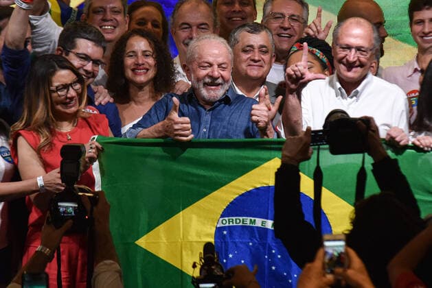 SÃO PAULO, SP - 30.10.2022: SEGUNDO TURNO ELEIÇÕES 2022 SP - The president-elect of Brazil, Luiz Inácio Lula da Silva, (PT) makes a statement to the press in São Paulo, this Sunday, (30) after the counting of votes. x2286032x  RobertoxCasimiro