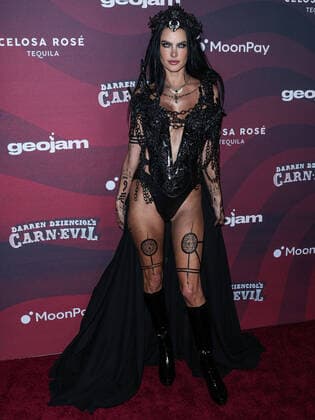 Bilder des Jahres 2022, Entertainment 10 Oktober Entertainment Themen der Woche KW43 Darren Dzienciol s CARN*EVIL Halloween Party Brazilian model Alessandra Ambrosio arrives at Darren Dzienciol s CARN*EVIL Halloween Party hosted by Alessandra Ambrosio held at a Private Residence in Bel Air, Los Angeles, California, United States. Private Residence, Bel Air, Los Angeles, California California United States  Copyright: xImagexPressxAgencyx originalFilename: collin-darrendz221030_np2s8.jpg