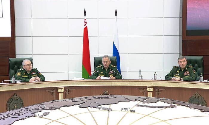 News Themen der Woche KW44 RUSSIA, MOSCOW - NOVEMBER 2, 2022: Russia s Defence Minister Sergei Shoigu (C) attends a session of the Joint Collegium of the Defence Ministries of Russia and Belarus at the Russian National Defence Management Centre. Video screen grab. Best quality available. Russian Defence Ministry Press Office TASS  55671061