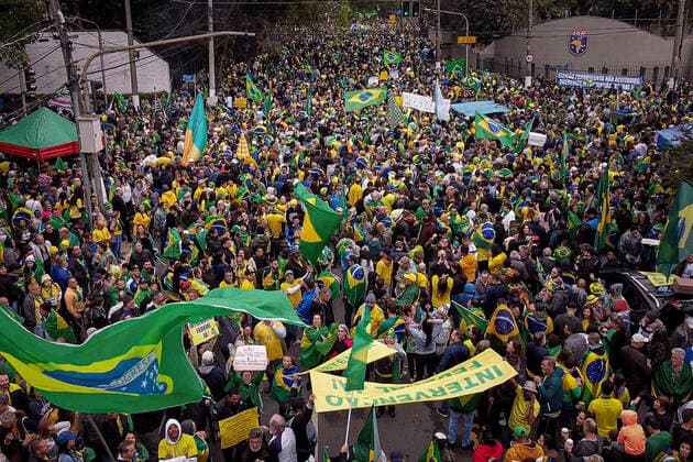 News Bilder des Tages RECORD DATE NOT STATED Protest Against Luiz Inacio Lula da Silva In Sao Paulo, Brazil Around 5.000 people gather in front of Brazil s Southeast Military Command, in Sao Paulo, to protest against Luiz Inacio Lula da Silva s election last Sunday, on November 2, 2022, in Sao Paulo, Brazil. They claim for a military intervention to cancel the elections which took Da Silva back in power 12 years after leaving it and 1 years after spent 580 days in prison. Sao Paulo Brazil  Copyright: xGustavoxBassox originalFilename: basso-tematitu221102_npmvm.jpg