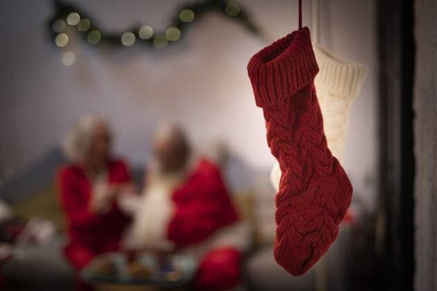  Close up rot weiß Weihnachten Socken *** Close up Red white Christmas Socks Copyright: imageBROKER/OleksandrxLatkun ibxole08508936.jpg