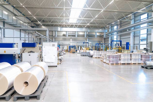 IMAGO Creative: Business, Inflation und Lieferketten Manufacturing equipment arranged in factory property released, JOSEF14248