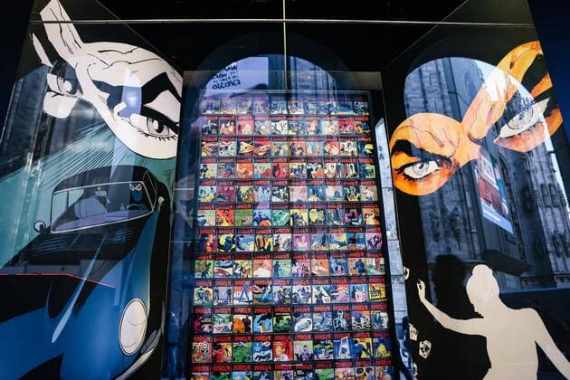 Bilder des Jahres 2022, Entertainment 11 November Entertainment Themen der Woche KW44 Entertainment Bilder des Tages The Shop Windows Dedicated To The 60 Years Of Diabolik At The Rinascente The shop windows dedicated to the 60 years of Diabolik at the Rinascente in Piazza Duomo on November 04, 2022 in Milan, Italy Milan Italy  Copyright: xAlessandroxBremecx originalFilename: bremec-notitle221104_np0pG.jpg