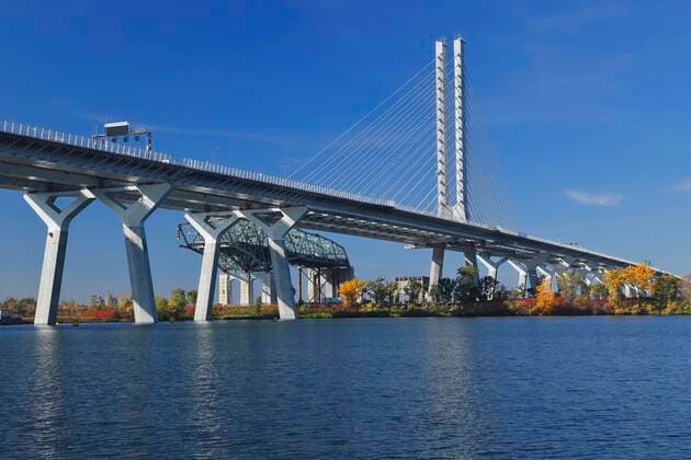 Neue Autobahnbrücke über den Sankt-Lorenz-Strom, Montreal, Provinz Quebec, Kanada, Nordamerika *** New Motorway bridge via the Sankt Lorenz Electricity, Montréal, Province Quebec, Canada, North America Copyright: imageBROKER GuentherxSchwermer ibxgsc08753942.jpg