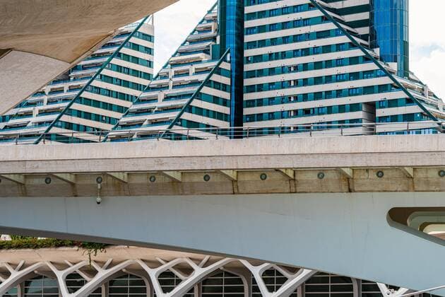 Creative Highlights World Architektur und Gebäude über der Stadt der Künste und Wissenschaften in Valencia, Spanien, Europa *** Architecture and Building via the City the Arts and Sciences in valencia, Spain, Europe Copyright: imageBROKER/MaciejxOlszewski ibxmao08763537.jpg