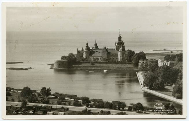 RECORD DATE NOT STATED Kalmar Castle and Kalmar Central Bangard in the foreground. Copyright: xpiemagsx swrailpie25102022-82304 !ACHTUNG AUFNAHMEDATUM GESCHÄTZT!