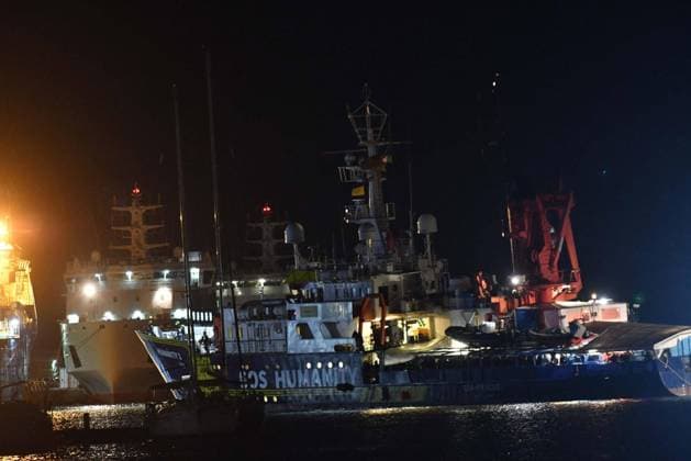 November 5, 2022, CATANIA: The Humanity 1 ship of the NGO Sos Humanity , with 179 shipwrecked on board, in the port of Catania, where the inspection by the Italian authorities takes place, as required by the new decree, to identify fragile women and children who will be disembarked, Sicily island, southern Italy, 05 November 2022. At the port, in addition to the Coast Guard personnel, there are also police forces, ambulances, civil protection volunteers and two urban buses, which will probably be used to transport the people disembarked. ANSA ORIETTA SCARDINO CATANIA - ZUMAa110 20221105_zaf_a110_118 Copyright: xOriettaxScardinox