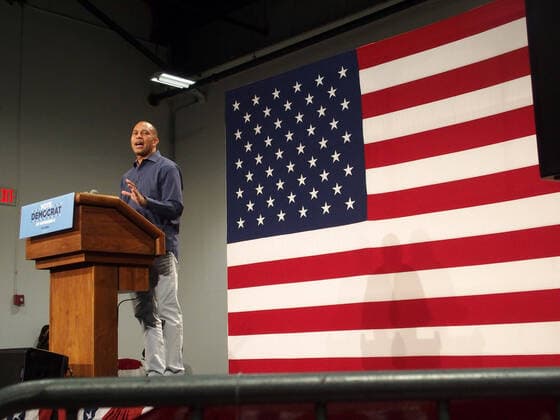 November 5, 2022, New York, New York, USA: November 5, 2022 NEW YORK, .Former President William Bill Clinton speaks at a Get out the Vote Rally for NYC Governor Kathy Hochul at Brooklyn Studio in Brooklyn New York.. Congressman Hakeem Jeffries New York USA - ZUMAct2_ 20221105_zaf_ct2_027 Copyright: xBrucexCotlerx