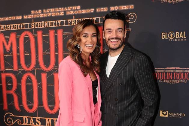 Entertainment Themen der Woche KW44 Entertainment Bilder des Tages Jana Ina und Giovanni Zarrella bei der Moulin Rouge Musical Premiere am 6.11.2022 in Koeln *** Jana Ina and Giovanni Zarrella at the Moulin Rouge musical premiere in Cologne on 6 11 2022 