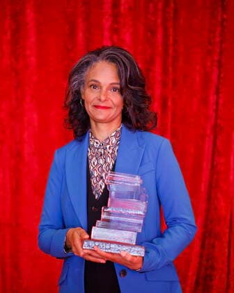 November 7, 2022, TORONTO, ON, CANADA: Suzette Mayr is photographed after accepting her award as the 2022 Scotiabank Giller Prize winner in Toronto, Monday, Nov. 7, 2022. TORONTO CANADA  - ZUMAc35_ 20221107_zaf_c35_145 Copyright: xColexBurstonx
