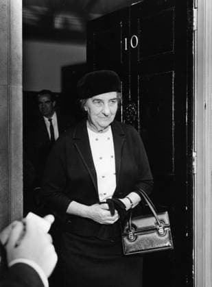 RECORD DATE NOT STATED Golda Meir (1898-1978), Israeli Prime Minister, 1965. Artist: EH Emanuel Copyright:xFromxthexJewishxChroniclexArchive HeritagexImagesx IMAGO ,1198578 ! ACHTUNG: AUFNAHMEDATUM GESCHÄTZT!  Copyright:FromxthexJewishxChroniclexArchive HeritagexImagesx IMAGO