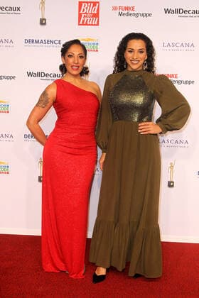 Jessica Wahls und Nadja Benaissa, die No Angels bei der Verleihung Goldene Bild der Frau am 9.11.2022 in Hamburg Goldene Bild der Frau Verleihung 2022 in Hamburg