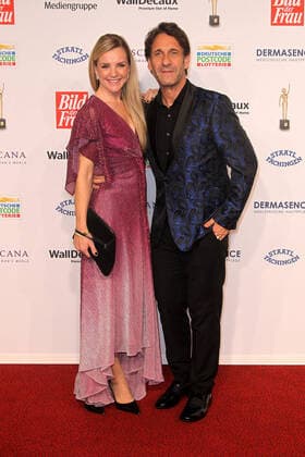 Kim Sarah Brandts und Falk Willy Wild bei der Verleihung Goldene Bild der Frau am 9.11.2022 in Hamburg Goldene Bild der Frau Verleihung 2022 in Hamburg