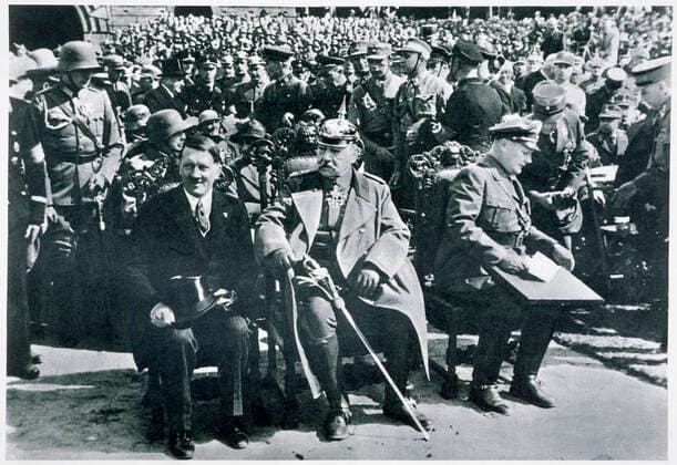 RECORD DATE NOT STATED Adolf Hitler, President von Hindenburg and Hermann Goering, Tannenberg, Germany, 1933. Artist: Unknown Copyright:xHistoricaxGraphicaxCollection HeritagexImagesx IMAGO ,1632569 ! ACHTUNG: AUFNAHMEDATUM GESCHÄTZT!  Copyright:HistoricaxGraphicaxCollection HeritagexImagesx IMAGO
