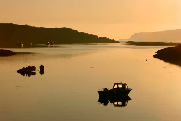 RECORD DATE NOT STATED Sound of Ulva, Isle of Mull, Argyll and Bute, Scotland. Copyright:xPeterxThompson HeritagexImagesx IMAGO ,2334635 ! ACHTUNG: AUFNAHMEDATUM GESCHÄTZT!  Copyright:PeterxThompson HeritagexImagesx IMAGO