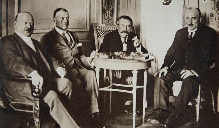 RECORD DATE NOT STATED Germany joins the League of Nations, Geneva, Switzerland, September 1926. Artist: Unknown Copyright:xHistoricaxGraphicaxCollection HeritagexImagesx IMAGO ,2378195 ! ACHTUNG: AUFNAHMEDATUM GESCHÄTZT!  Copyright:HistoricaxGraphicaxCollection HeritagexImagesx IMAGO