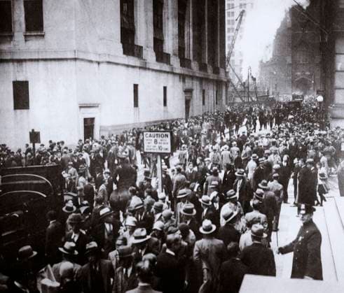RECORD DATE NOT STATED The Wall Street Crash, New York City, USA, Thursday, 24 October 1929. Artist: Unknown Copyright:xHistoricaxGraphicaxCollection HeritagexImagesx IMAGO ,2378196 ! ACHTUNG: AUFNAHMEDATUM GESCHÄTZT!  Copyright:HistoricaxGraphicaxCollection HeritagexImagesx IMAGO