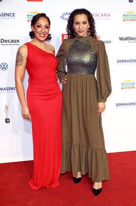 Jessica Wahls und Nadja Benaissa von den No Angels bei der 15. Verleihung der Goldenen Bild der Frau 2022 im Stage Theater Neue Flora. Hamburg, 09.11.2022