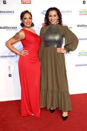 Jessica Wahls und Nadja Benaissa von den No Angels bei der 15. Verleihung der Goldenen Bild der Frau 2022 im Stage Theater Neue Flora. Hamburg, 09.11.2022