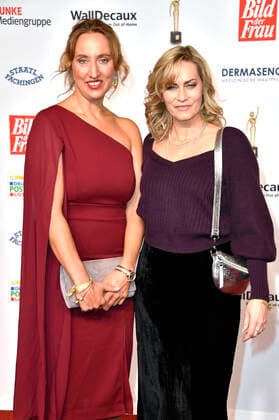 Leila Moysich und Gesine Cukrowski bei der 15. Verleihung der Goldenen Bild der Frau 2022 im Stage Theater Neue Flora. Hamburg, 09.11.2022