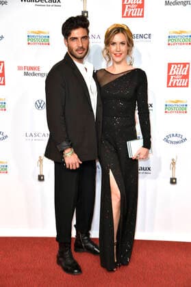 Wolke Hegenbarth mit Partner Oliver Vaid bei der 15. Verleihung der Goldenen Bild der Frau 2022 im Stage Theater Neue Flora. Hamburg, 09.11.2022