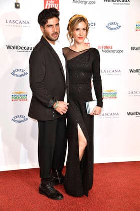 Wolke Hegenbarth mit Partner Oliver Vaid bei der 15. Verleihung der Goldenen Bild der Frau 2022 im Stage Theater Neue Flora. Hamburg, 09.11.2022