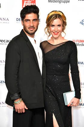 Wolke Hegenbarth mit Partner Oliver Vaid bei der 15. Verleihung der Goldenen Bild der Frau 2022 im Stage Theater Neue Flora. Hamburg, 09.11.2022